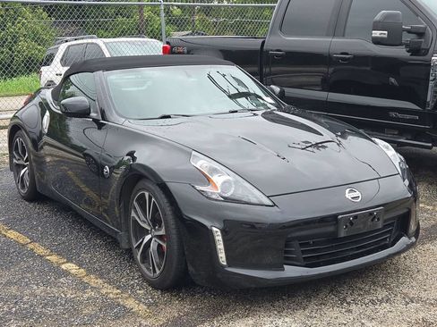 Used 2018 Nissan 370Z Touring Sport RWD image 1