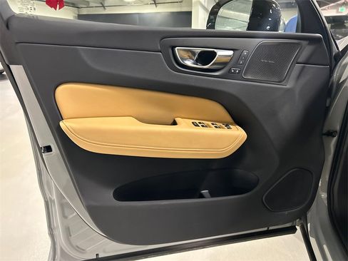 Certified 2025 Volvo XC60 T8 Ultra w/ Climate Package PRO image 9