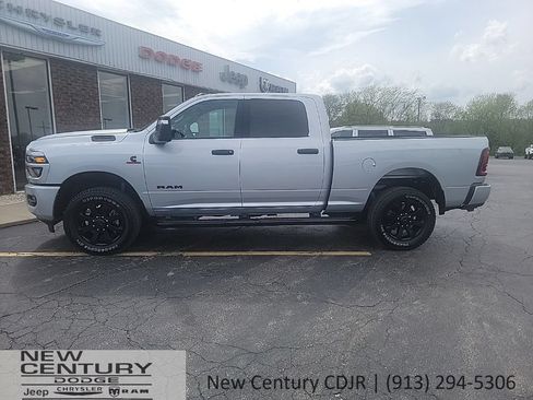 New 2026 RAM 2500 Big Horn AWD/4WD image 2