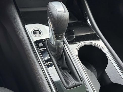 Used 2024 Nissan Altima 2.5 SV FWD image 27