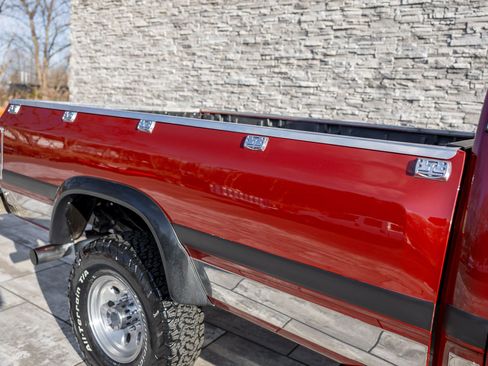 Used 1993 Dodge D/W Truck 250 image 27