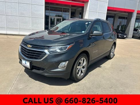 Used 2020 Chevrolet Equinox LT FWD image 2