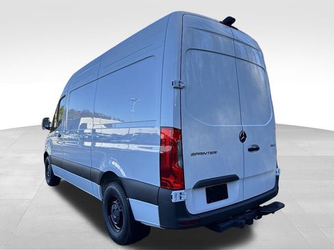 Used 2025 Mercedes-Benz Sprinter 2500 image 3