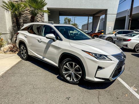 Used 2019 Lexus RX 450hL Premium w/ Premium Package AWD/4WD image 2