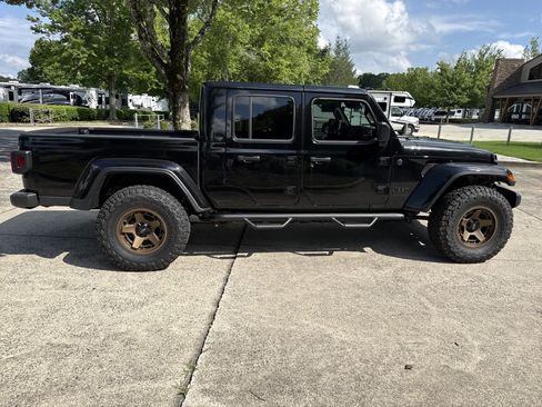 New 2025 Jeep Gladiator Sport AWD/4WD image 7