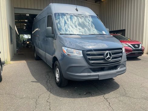 Used 2019 Mercedes-Benz Sprinter 170 image 2