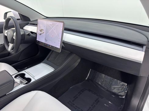 Used 2021 Tesla Model 3 Performance image 14