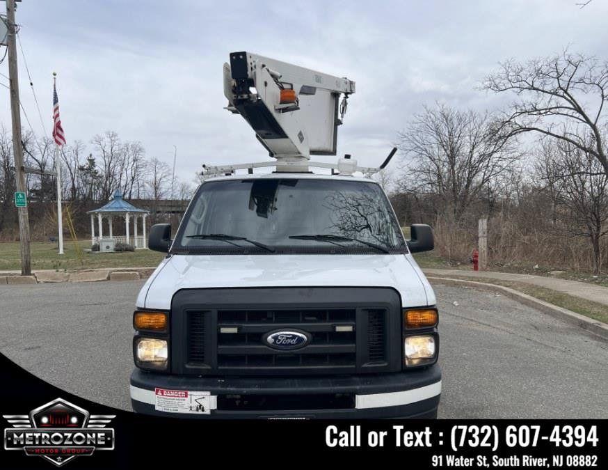 Used 2014 Ford E-350 and Econoline 350 Super Duty w/ Power Group RWD image 3