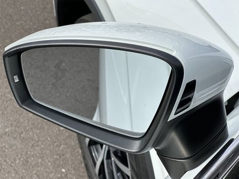 Used 2021 Volkswagen Tiguan SEL image 9