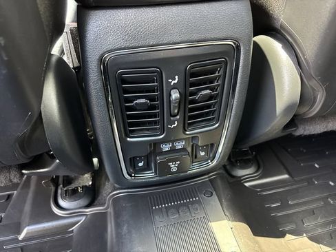 Used 2020 Jeep Grand Cherokee Limited w/ Luxury Group II AWD/4WD image 13