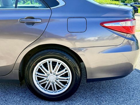 Used 2016 Toyota Camry LE FWD image 13