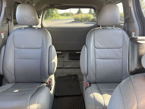Used 2017 Toyota Sienna XLE w/ XLE Navigation Package AWD/4WD image 15