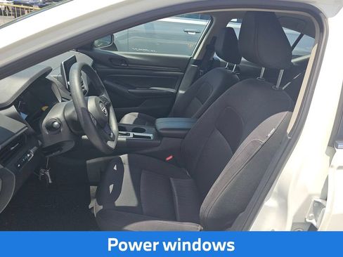 Used 2025 Nissan Altima 2.5 S FWD image 11