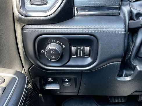 Used 2022 RAM 1500 Limited AWD/4WD image 16