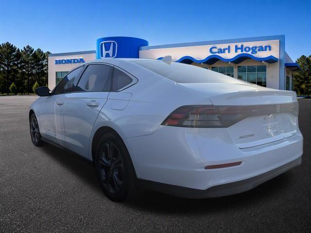 Used 2023 Honda Accord EX image 4