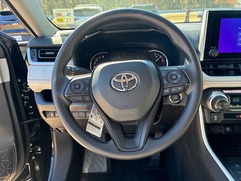 New 2025 Toyota RAV4 XLE image 21