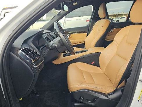 Used 2018 Volvo XC90 T6 Momentum w/ Convenience Package image 7
