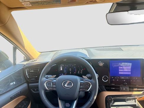 Used 2025 Lexus NX 250 FWD w/ Towing Package (2000 Lbs) image 17