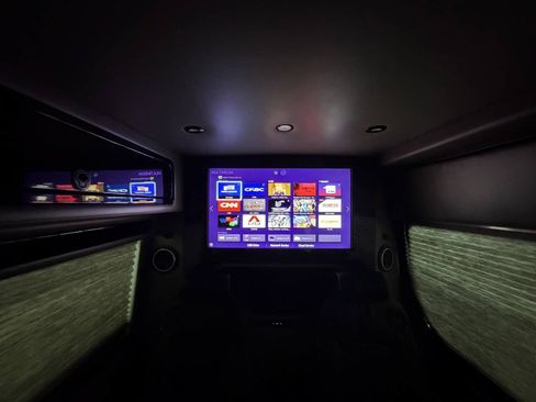 Used 2014 Mercedes-Benz Sprinter 2500 image 36