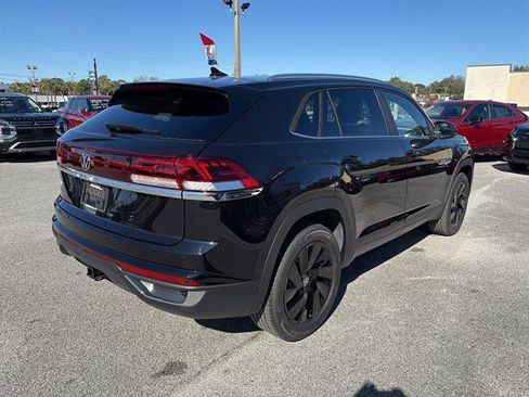 New 2026 Volkswagen Atlas Cross Sport SE FWD image 6