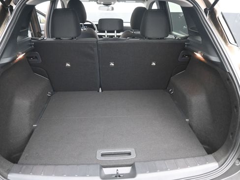 Certified 2025 Nissan Kicks SV image 9