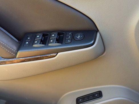 Used 2019 Chevrolet Tahoe LT w/ LT Signature Package AWD/4WD image 12