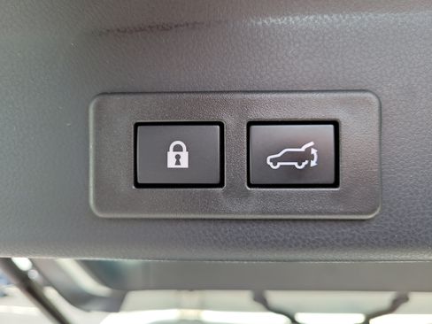 Used 2024 Subaru Ascent Limited w/ Technology Package AWD/4WD image 10