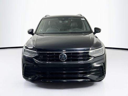 Used 2023 Volkswagen Tiguan SE R-Line AWD/4WD image 2