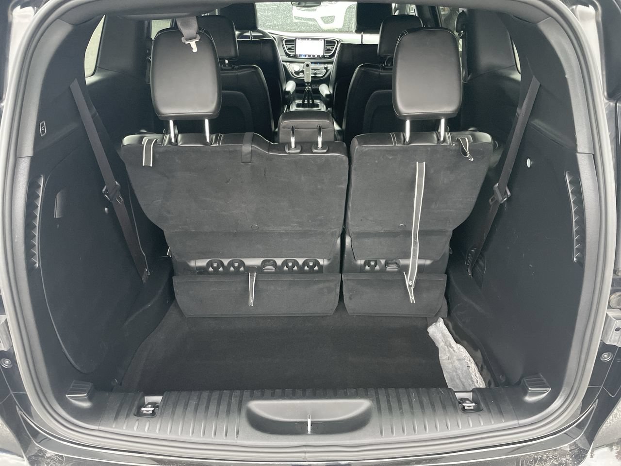 Used 2025 Chrysler Pacifica Select FWD image 39