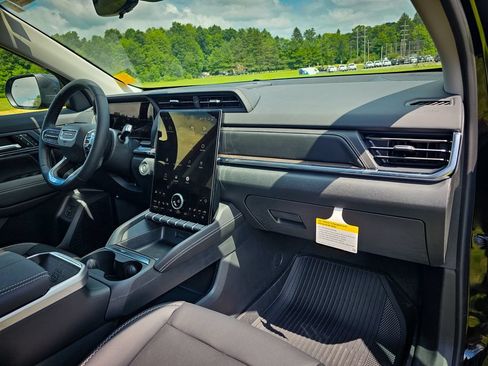 New 2026 GMC Terrain Denali w/ LPO, Floor Liner Package AWD/4WD image 43