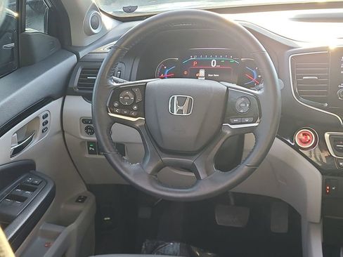 Used 2020 Honda Pilot Touring image 21