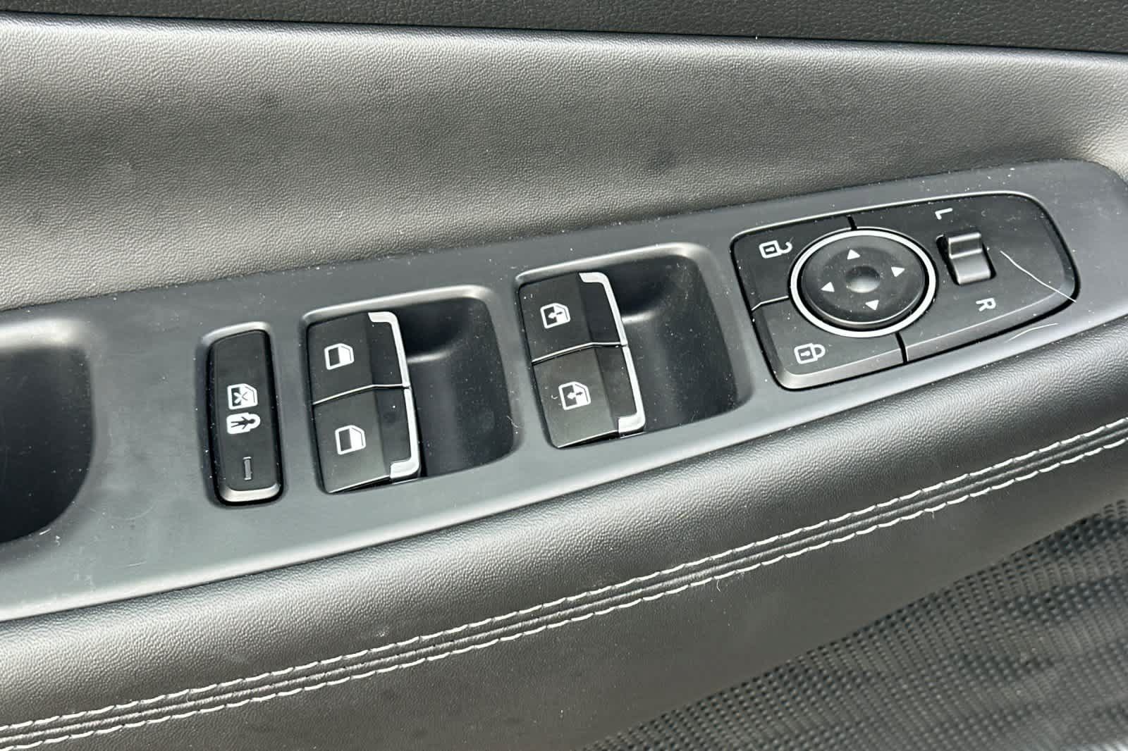 Used 2023 Hyundai Santa Fe SEL Premium AWD/4WD image 13
