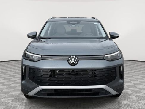 New 2026 Volkswagen Tiguan SE image 8
