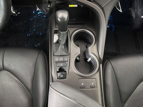 Used 2022 Toyota Camry XSE image 27