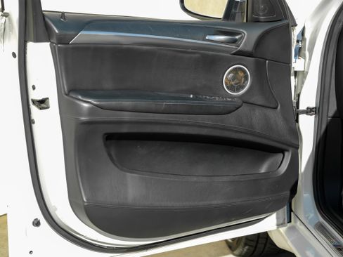 Used 2012 BMW X6 M image 39