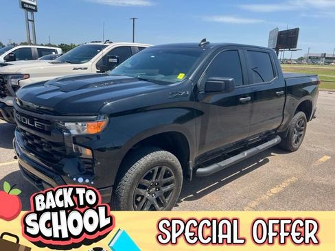 Used 2025 Chevrolet Silverado 1500 Custom Trail Boss w/ Turbomax Blackout Package AWD/4WD image 2