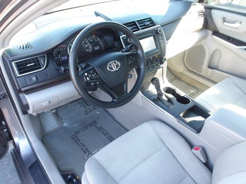 Used 2015 Toyota Camry LE FWD image 9