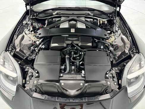 New 2026 Aston Martin Vanquish Convertible RWD image 31