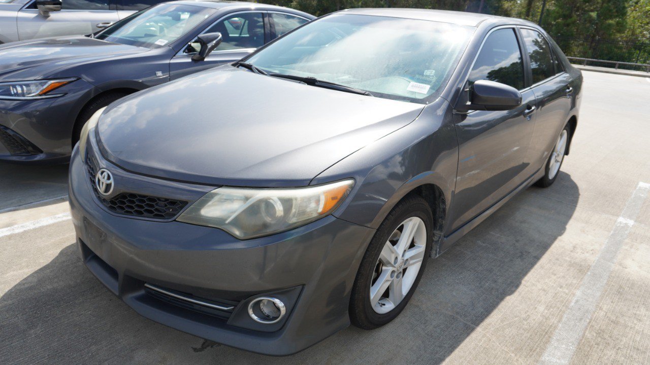Used 2012 Toyota Camry SE FWD image 4