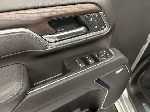 New 2026 GMC Sierra 3500 SLT w/ SLT Convenience Package image 24