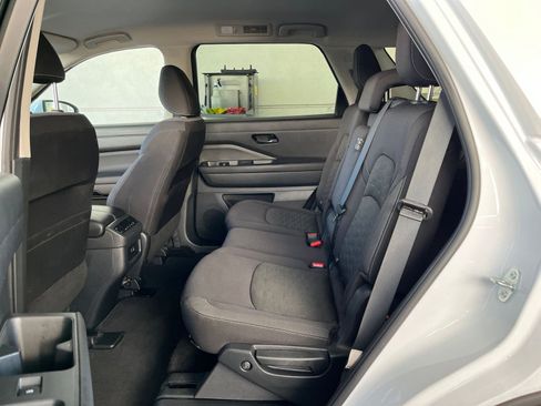 Used 2025 Nissan Pathfinder SV image 25