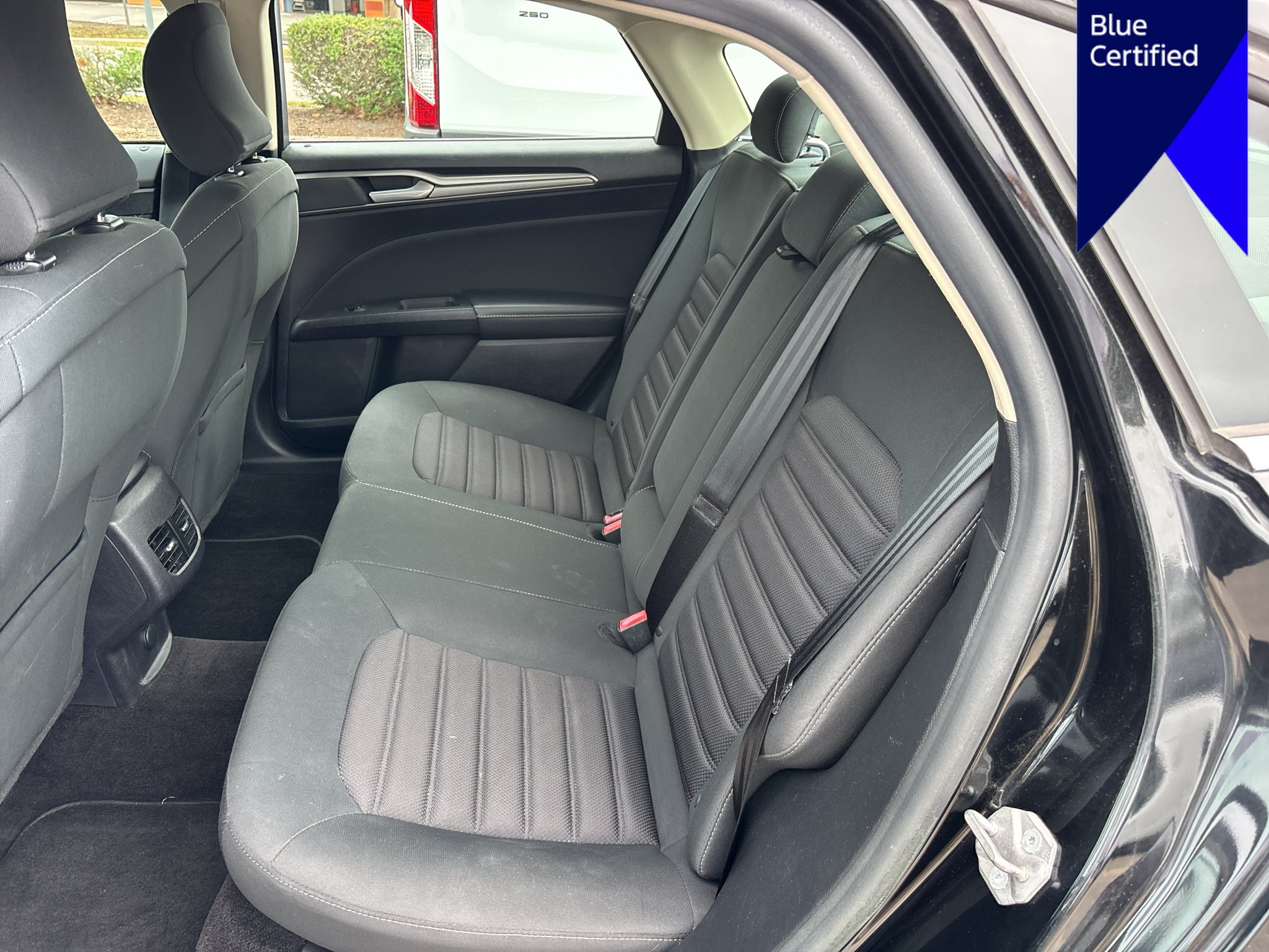 Used 2018 Ford Fusion SE w/ Fusion SE Technology Package FWD image 8