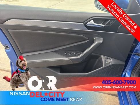 Used 2024 Volkswagen Jetta SE FWD image 19