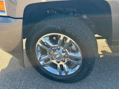 Used 2015 Chevrolet Silverado 2500 High Country w/ Duramax Plus Package AWD/4WD image 10