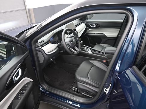 New 2026 Jeep Compass Limited image 9