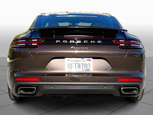 Used 2018 Porsche Panamera image 4