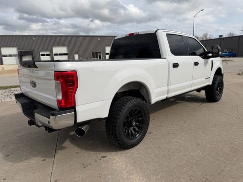 Used 2017 Ford F250 XLT w/ XLT Value Package image 6