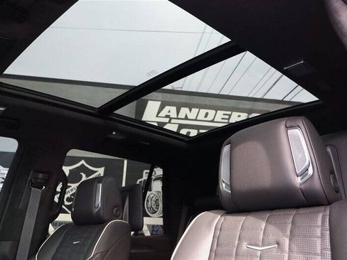 Used 2026 Cadillac Escalade V w/ LPO, ONYX Package AWD/4WD image 15