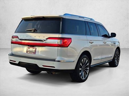 Used 2019 Lincoln Navigator Select RWD image 5