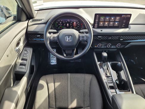 Used 2024 Honda Accord Sport image 11